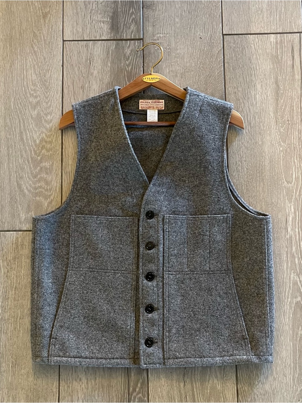 Filson Gray 100% Virgin Wool Button Front V Neck Vest w/ Pockets Size 44